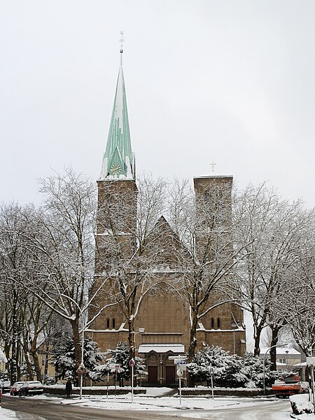 File:Church Herz-Jesu Kirche at Herne.jpg