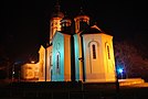 Kerk in Loznica bij nacht.JPG