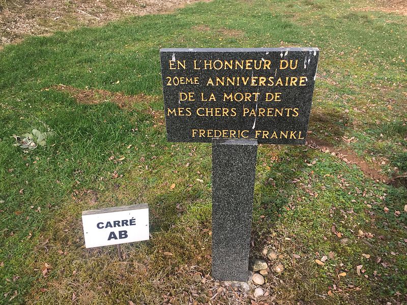 File:Cimetière juif de La Boisse - 2016-11-04 (7).JPG