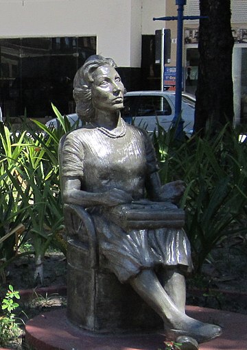 Statue of Clarice Lispector in Recife.
