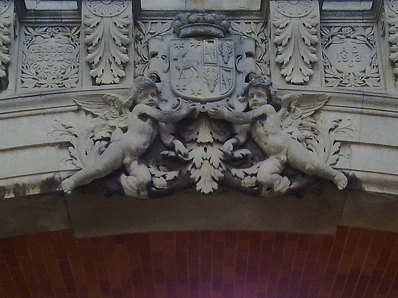 File:Coat of Arms on the Bridge of Sighs Oxford (cropped).jpg