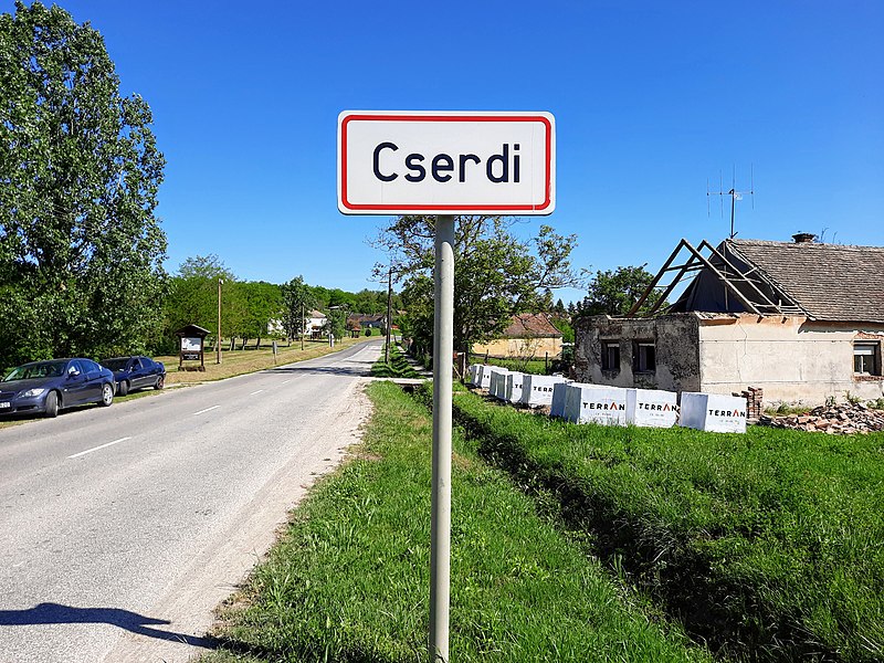 File:Cserdi, tábla.jpg