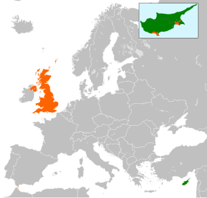 Mapa indicando localização de Chipre e do Reino Unido.