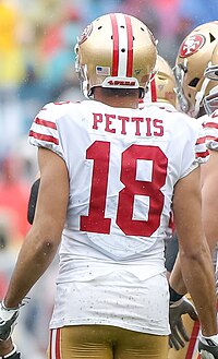 Pettis playing for the 49ers in 2019. Dante Pettis 49ers at Redskins 2019 (cropped).jpg