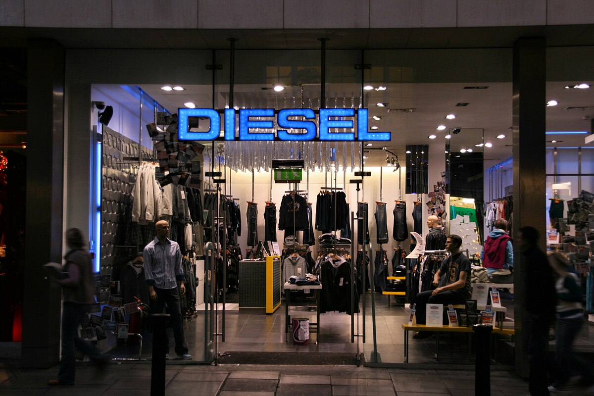 File:Diesel store.jpg - Wikimedia Commons