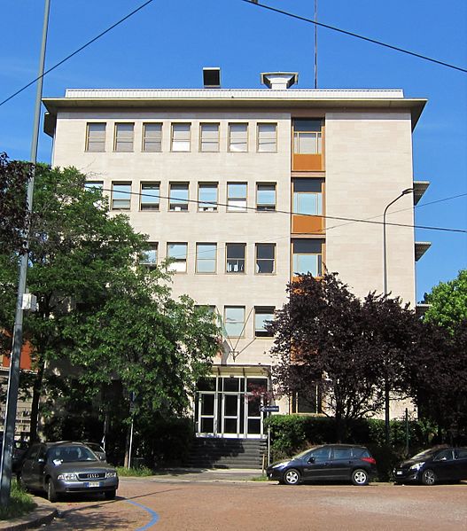 File:Dipartimento di Farmacologia "Emilio Trabucchi" facade, UNIMI - Via Luigi Vanvitelli (angolo piazza D. Aspari), Milano.jpg