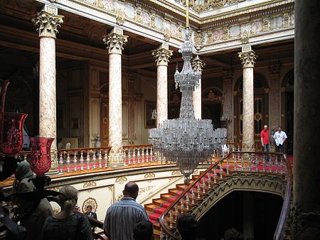 Tập_tin:Dolmabahce_Baccarat_bannister.JPG