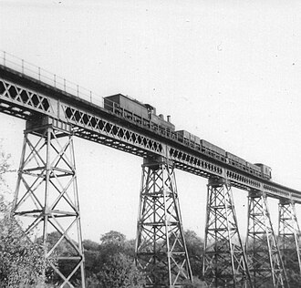 Dowery Dell Viaduct with steam train Dowery Dell with steam train.jpg