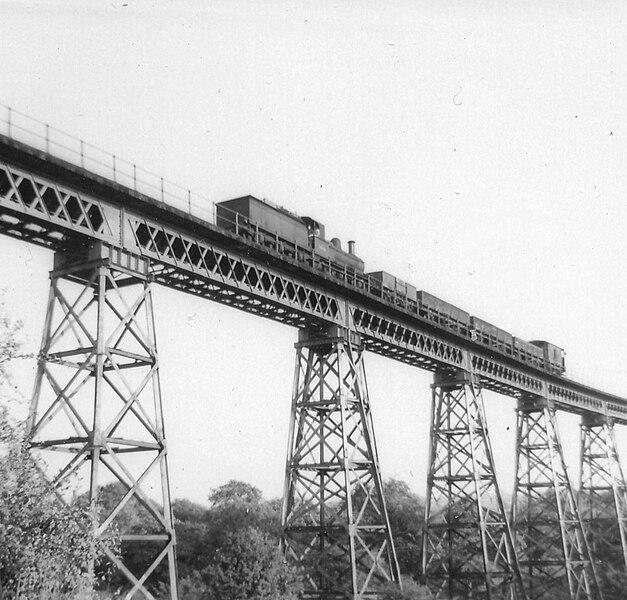 File:Dowery Dell with steam train.jpg