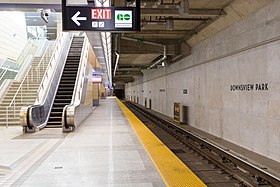 Plateforme centrale de la station Downsview Park