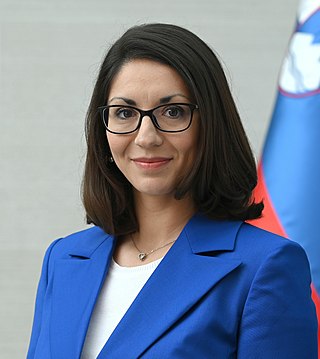 <span class="mw-page-title-main">Emilija Stojmenova Duh</span> Slovenian politician (born 1985)