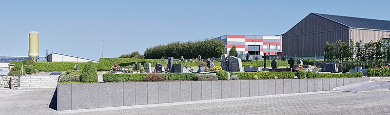 File:Eschweiler (Wiltz) cimetière.jpg