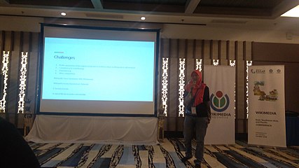 Nur Fahmia on local language in Nusantara and Wikipedia