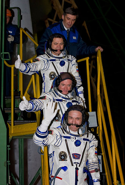 File:Expedition25 Crew Launch.jpg