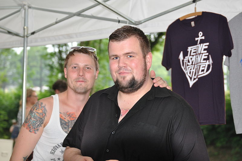 File:Feine Sahne Fischfilt 2015 Essen Werden Open Air 13.JPG