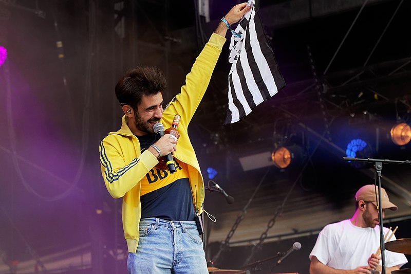 File:Festival des Vieilles Charrues 2018 - Thérapie Taxi - 077.jpg