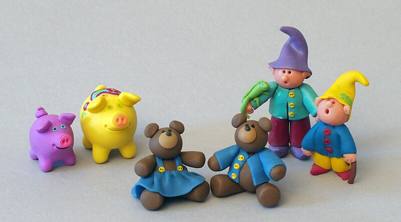 File:Figurines from Clay Critters.jpg