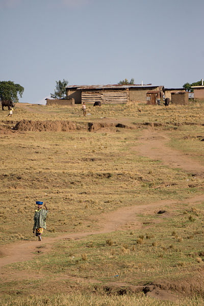 File:Fishermen village - Queen Elizabeth National Park, Uganda.jpg