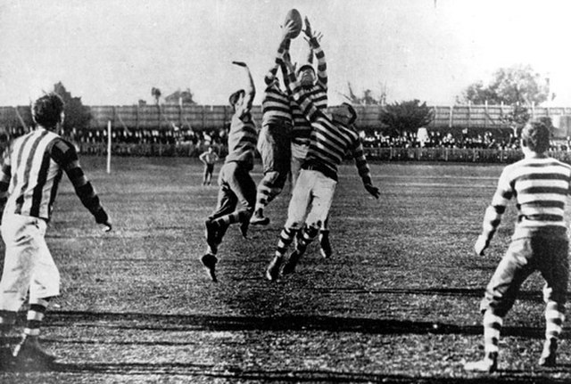 Marking contest from a Fremantle Derby between South Fremantle and East Fremantle, c. 1910