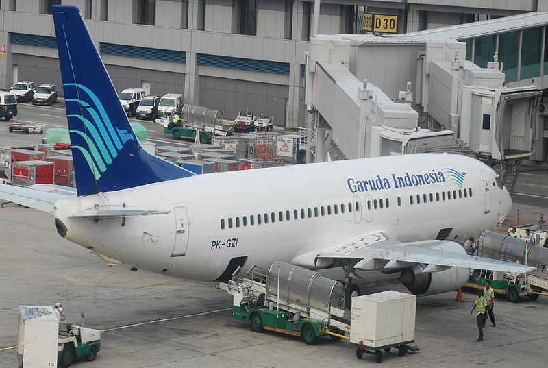 File:Garuda Indonesia Boeing 737-400 SIN.jpg