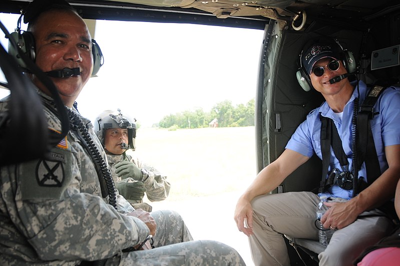 File:Gary Sinise visits Soldiers, Families at Fort Rucker (7825402932).jpg