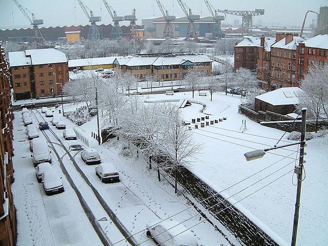 640px-Glasgow_snow_2002_-_Flickr_-_moron_noodle.jpg (640×480)