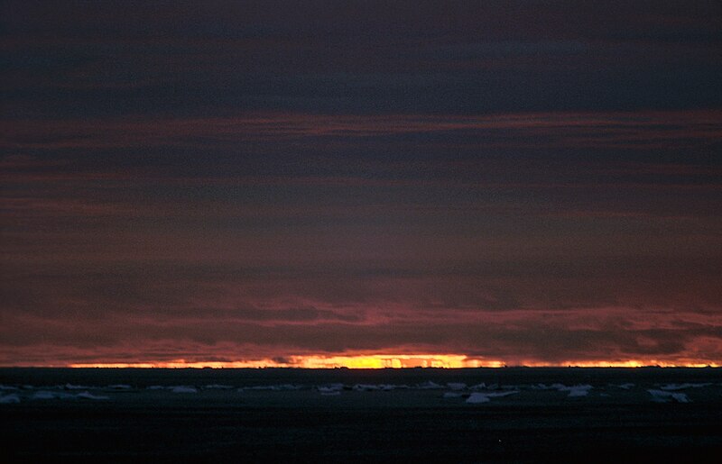 File:Greenland Sea at night (js)2.jpg