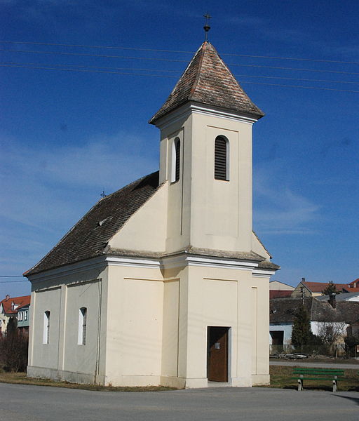 File:GuentherZ 2012-03-10 0685 Suttenbrunn Kapelle.jpg