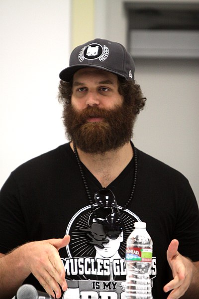 File:Harley Morenstein (7492057988).jpg