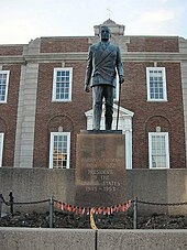 Harry S. Truman statue in Independence, Missouri Harry S. Truman statue -Independence, Jackson County, Missouri, USA-18Jan2009.jpg