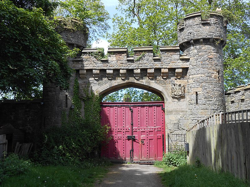 File:Hawarden Castle Estate (10).JPG