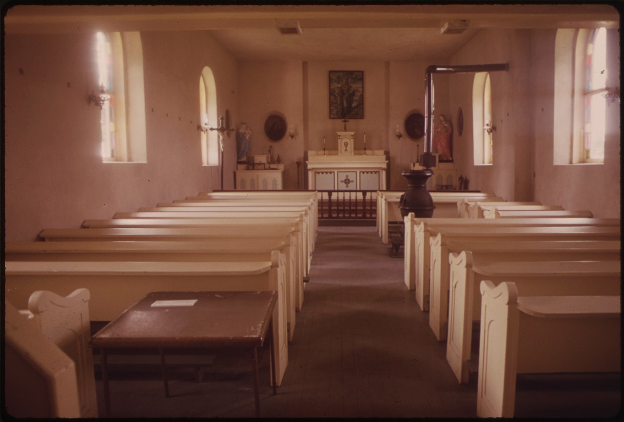 File Interior Of Small Church In Kickapoo Nara 552473