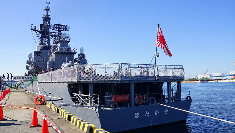 File:JS Hatakaze(DDG-171) Rear view at Port of Sakaisenboku 20141019.JPG