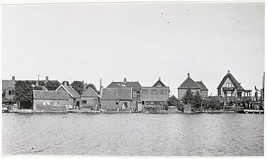 Huizen aan de Landsmeerderdijk (1932).