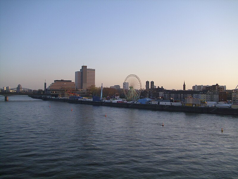 File:Köln-Deutz April 2010 20.jpg