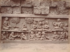 KITLV 103655 - Kassian Céphas - Bas-relief at Borobudur near Magelang - 1890-1891.tif
