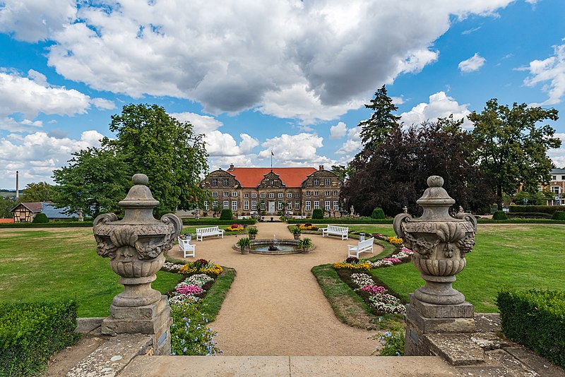 File:Kleines Schloss Blankenburg.jpg