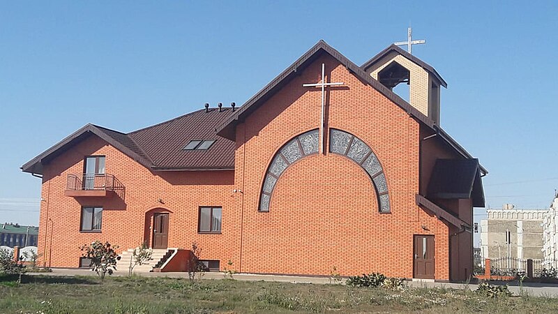 File:Kościół w Chromtau.jpg