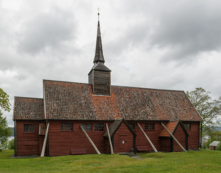 File:Kvernes Stavkyrkje, Averøy, South view 20150604 1.jpg