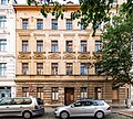 Apartment building in closed development, corner house on Rauschwalder Straße