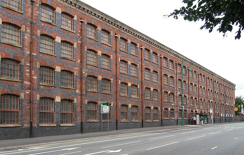File:LNWR warehouse, Stockport.jpg