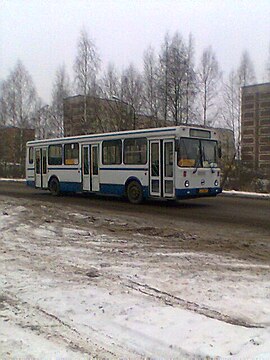 Автобус маршрута № 14 напротив больничного комплекса