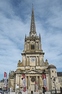 Luçon (Wandea) Notre-Dame-de-l'Assomption 052.jpg