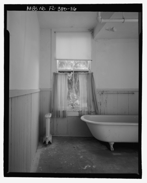 File:MAIN STRUCTURE, TYPICAL SUITE BATHROOM, WEST WALL- CAMERA DIRECTION WEST - Ormond Hotel, 15 East Granada, Ormond Beach, Volusia County, FL HABS FL-380-116.tif