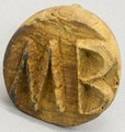 Brotstempel, gedrechselt mit erhabenem „MB“.