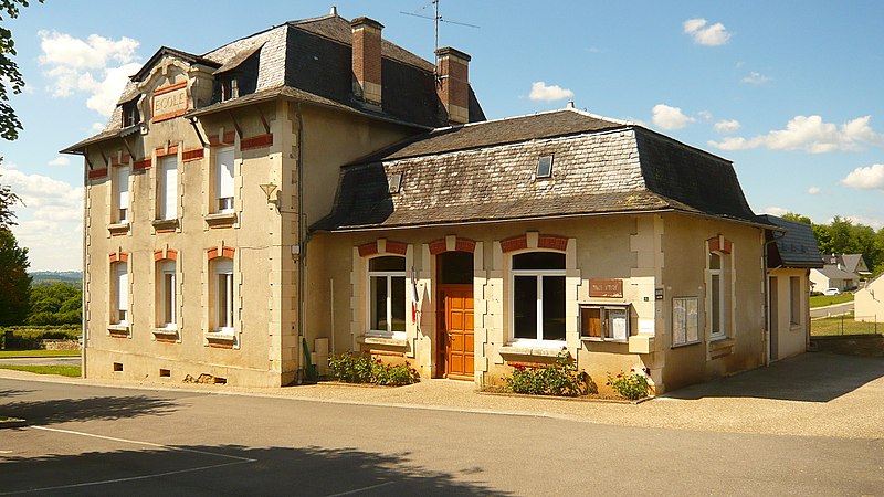 File:Mairie Eyburie.jpg