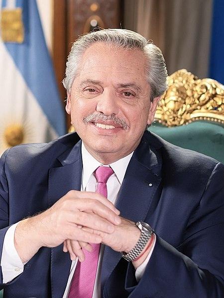 Fernández in 2021