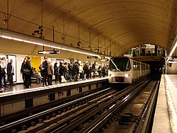 Metro de Marseille - Castellane 03.jpg
