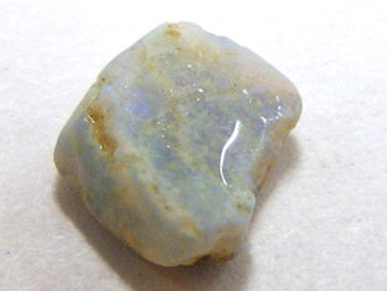 English: Raw opal found in Andamooka South Aus...