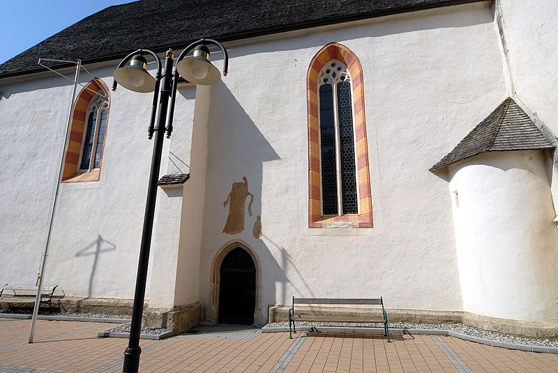 File:Moellbruecke Pfarrkirche Sankt Leonhard 08042007 02.jpg